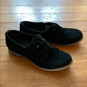 Black Slip On’s